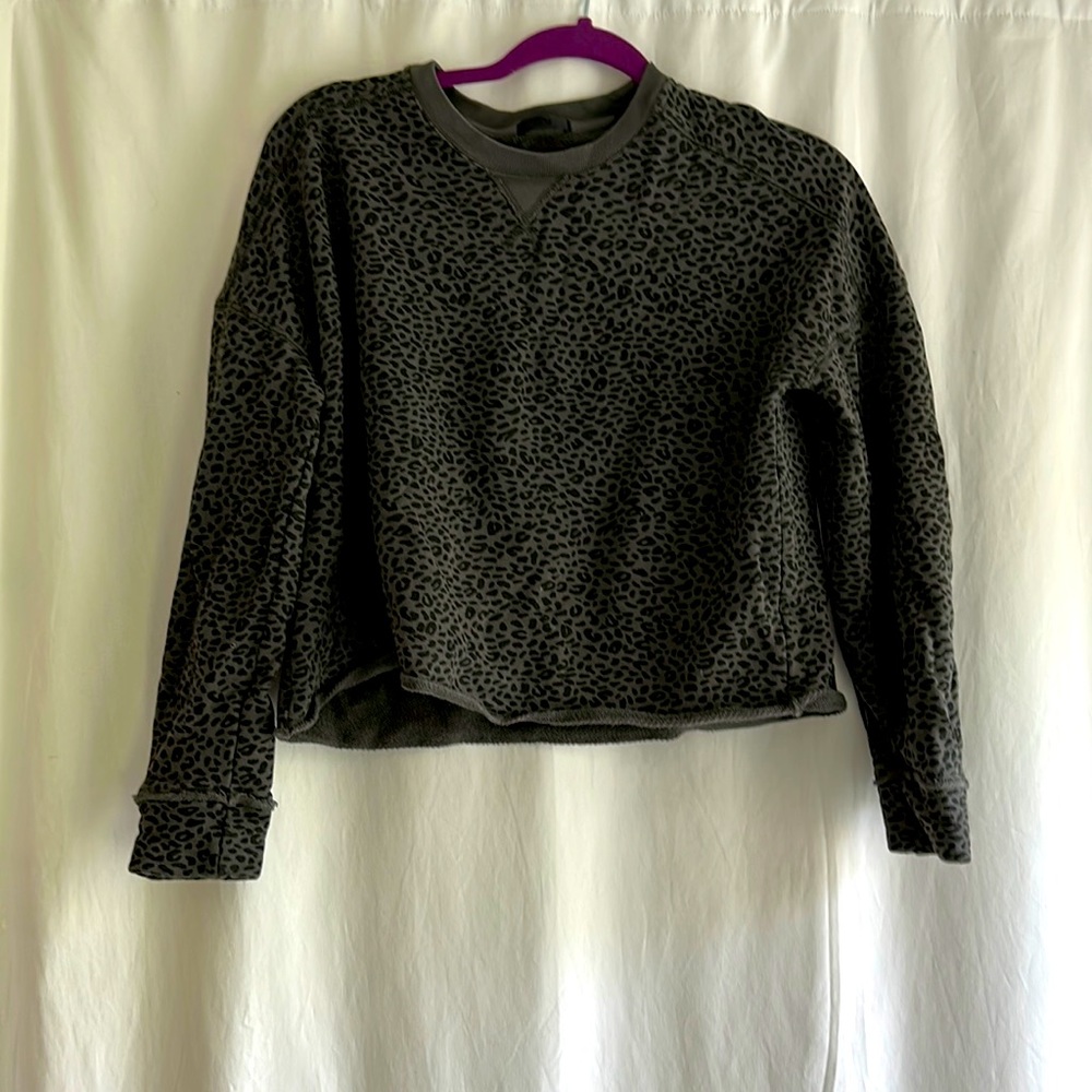 Cheetah Cropped Sweatshirt - size XS